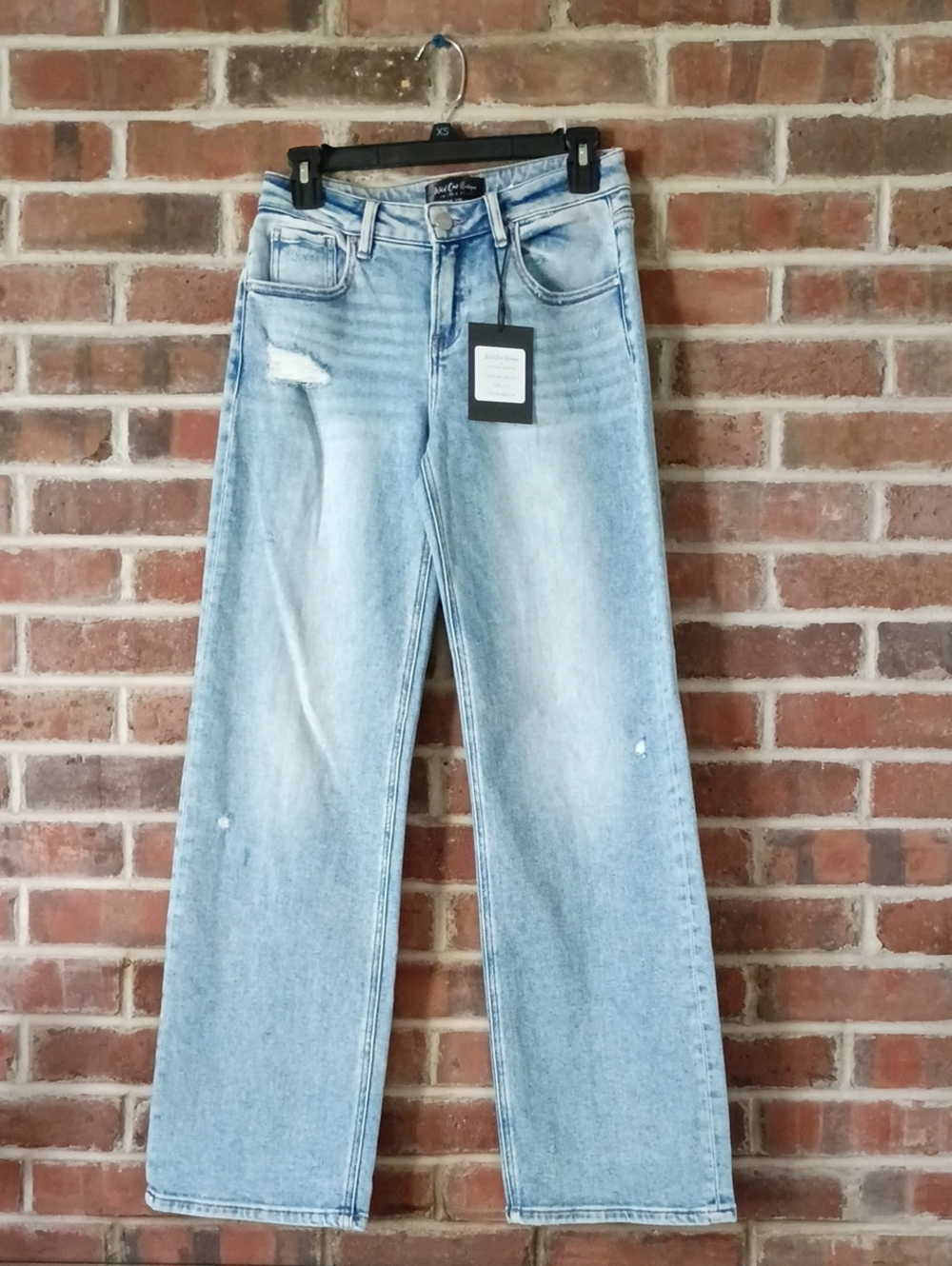 Light Wash Wide Leg Women’s Jeans - Unbranded